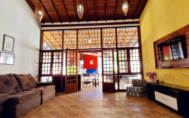 Casa Toscana 4 suítes, piscina e churrasqueira