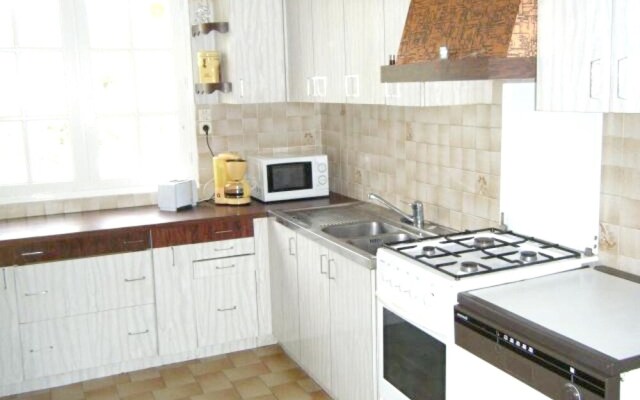 House With 4 Bedrooms in Locmariaquer, With Enclosed Garden - 3 km Fro