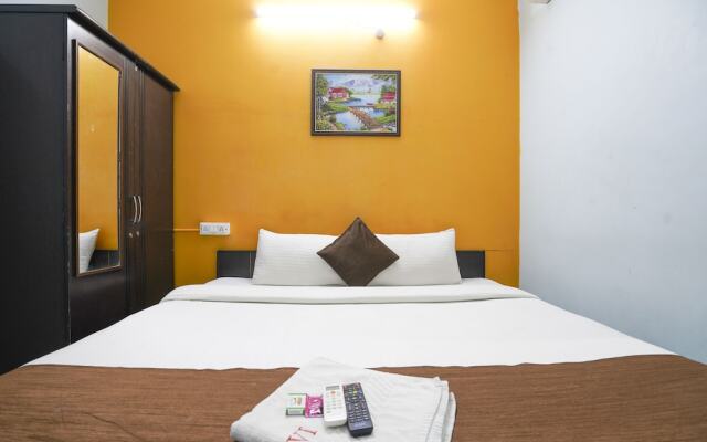 OYO 80454 Grand Aarvi Suites