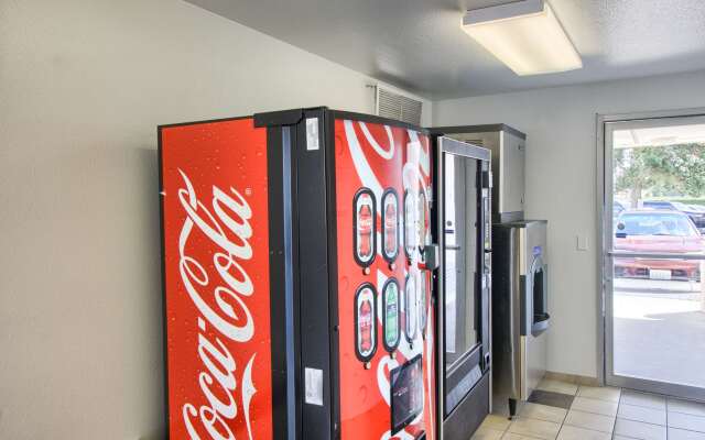 Motel 6 Everett, WA - North