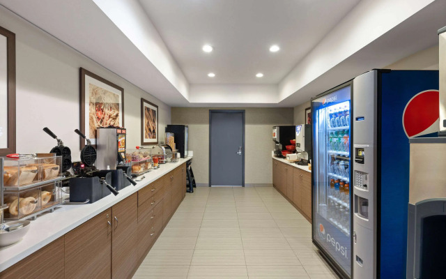 Microtel Inn & Suites by Wyndham Kirkland Lake