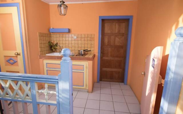 House with One Bedroom in Sainte-Anne, with Wonderful City View, Pool Access And Furnished Terrace - 300 M From the Beach