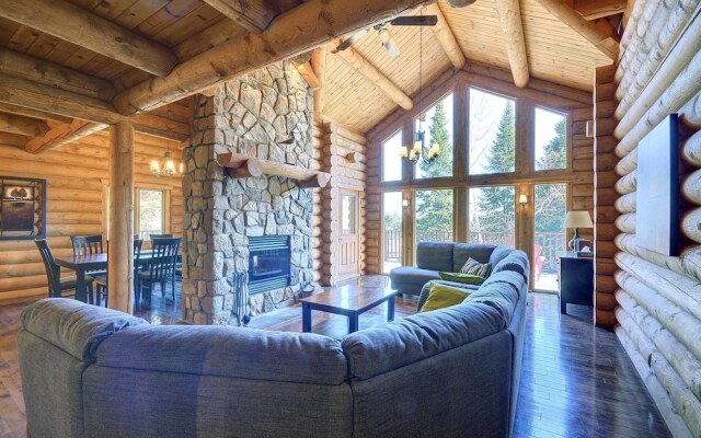 Chalet Nanook of the North