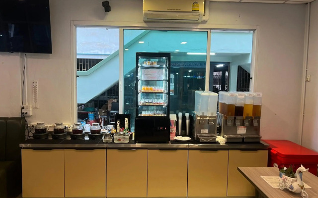 Alongkorn hotel by SB