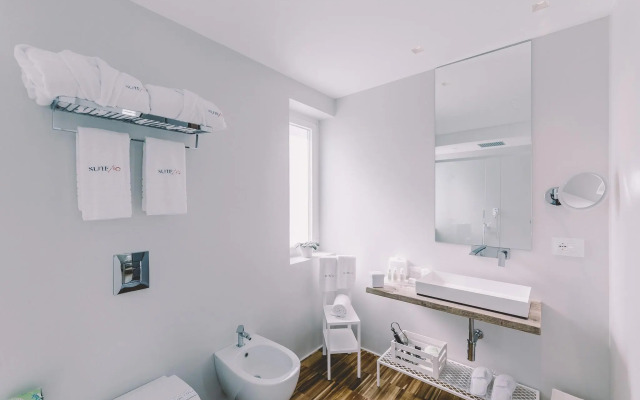 Suite 10