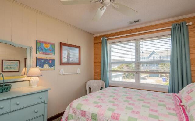 Beach Barracks by Oak Island Accommodations