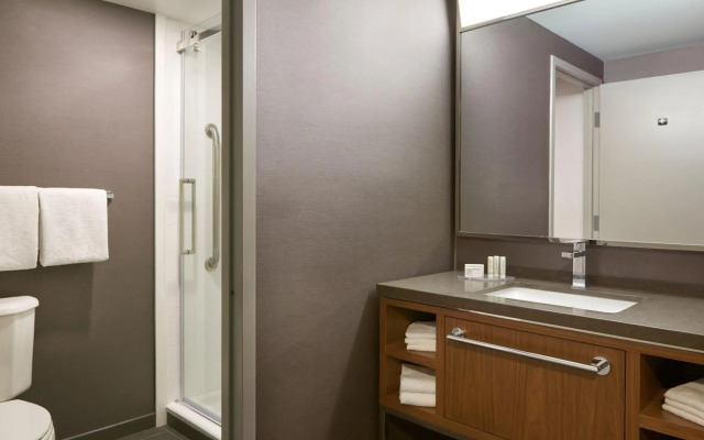 Courtyard by Marriott Toronto Markham