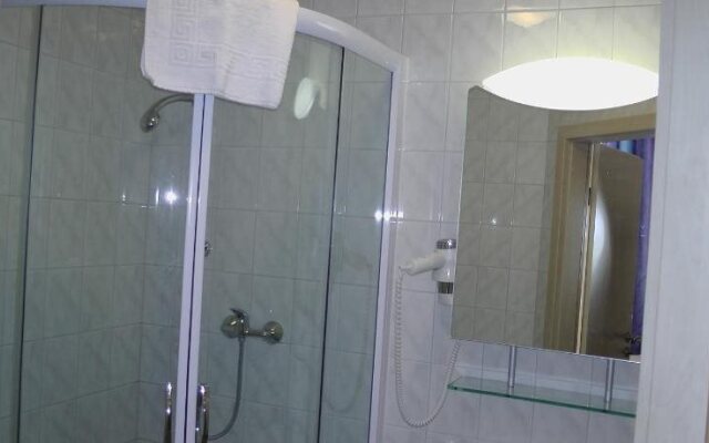 Assos Hotel Restaurant