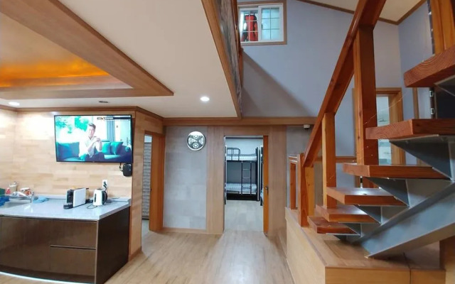 Cheomseongdae House