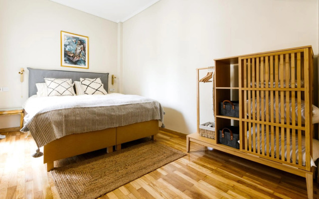 Brand New Central Luxury Residence