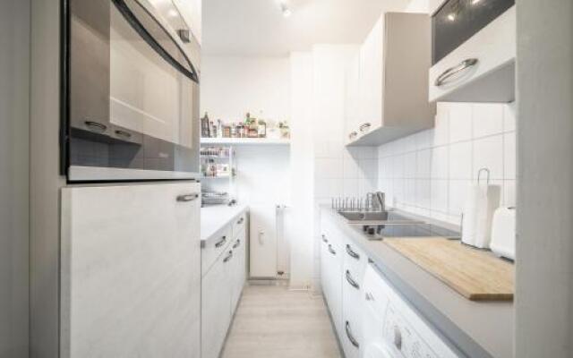 Private Apartment Alice Top (5948)