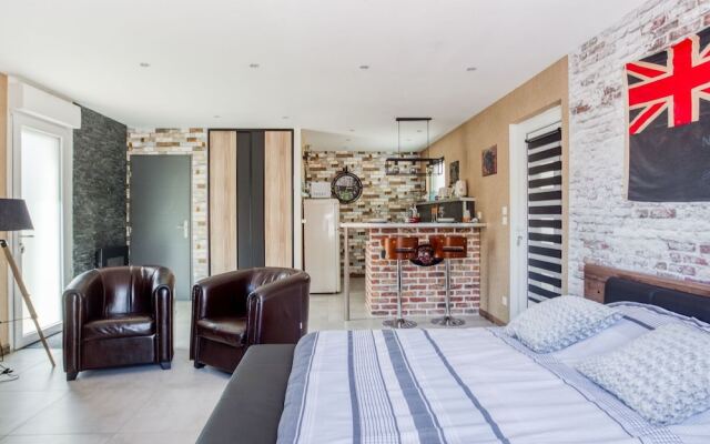 Cosy Apartment in Eperlecques with Fireplace