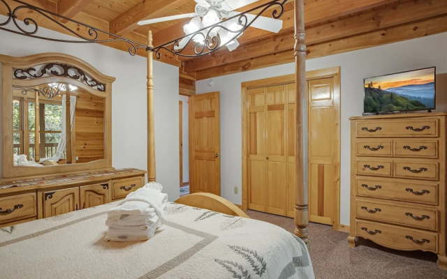 Amazing River Retreat by Jackson Mountain Rentals