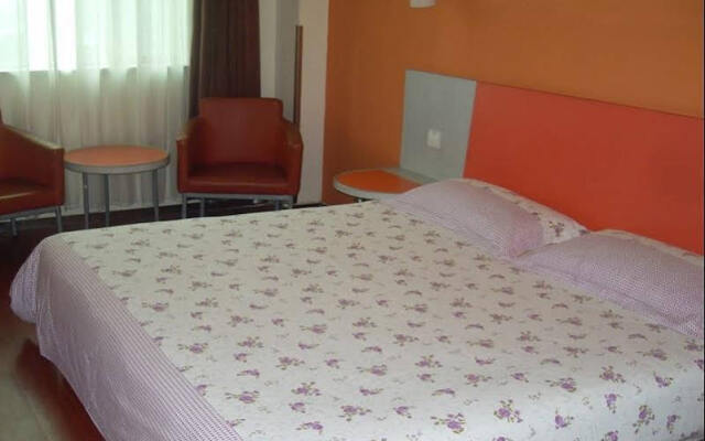 Motel168 Shanghai Jingshang Shihua Inn