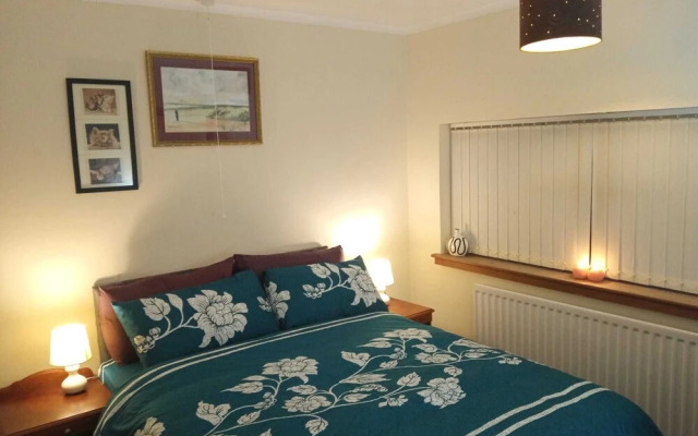 Ideal Home & Cottage,inviting 4 Bedroom Apartments
