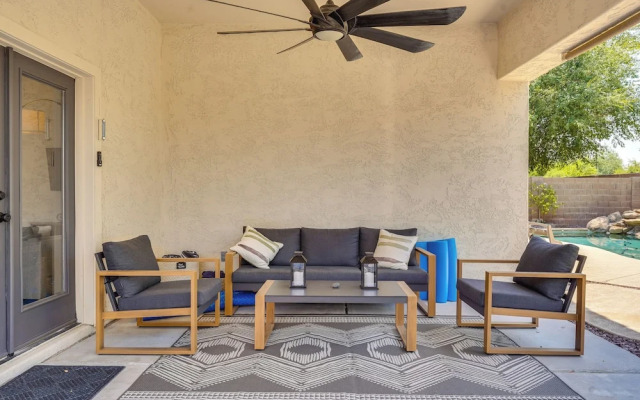 Heated Pool & Yard: Gilbert Getaway!