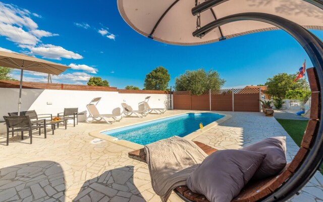 Beautiful Apartment in Vrana With Wifi and 2 Bedrooms