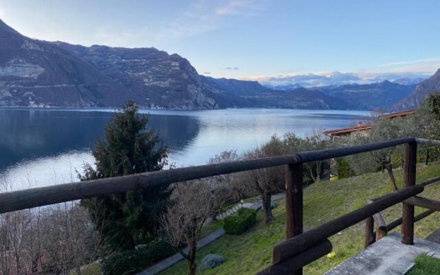 MONTE ISOLA Casa Vista lago - 24h Check in - WiFi - Netflix