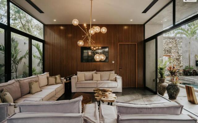 Kings Mansion for 26 guests!