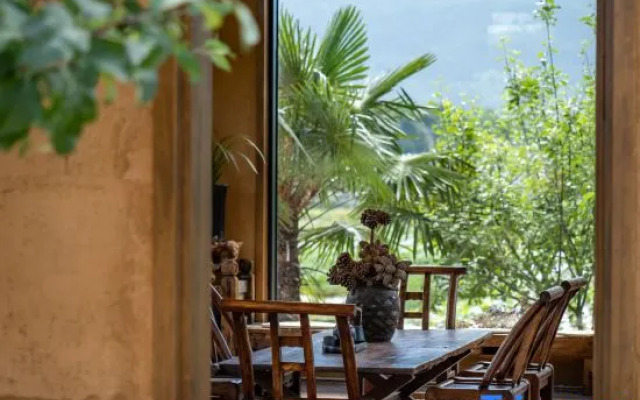 Shaxi Hidden Creek Homestay