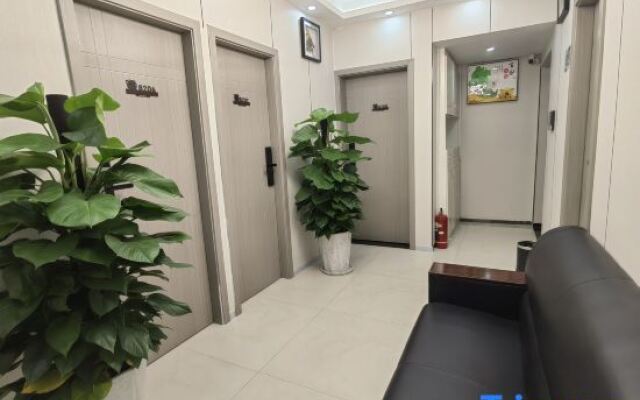 Yayun Homestay (North Square of Kunming Railway Station)