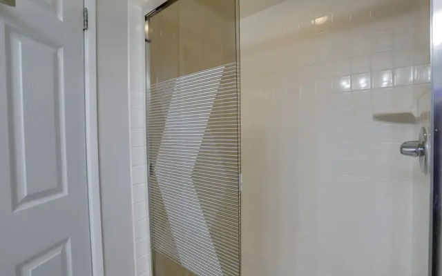 Modern 2BR Stay Near DC Arlington VA