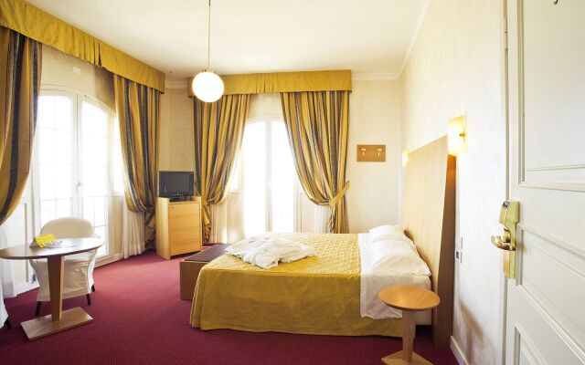 Grand Hotel
