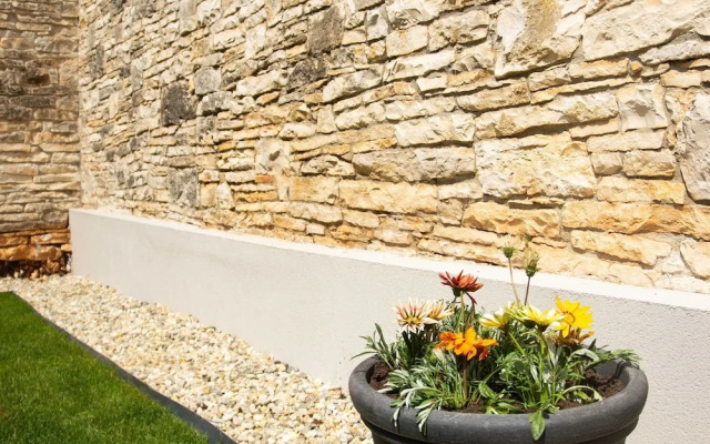 The Poolside Stone House in Bale