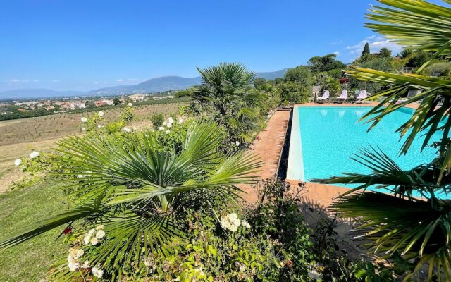 Apt 6 - Magical Grounds With Pool Jacuzzi Sleeps 4