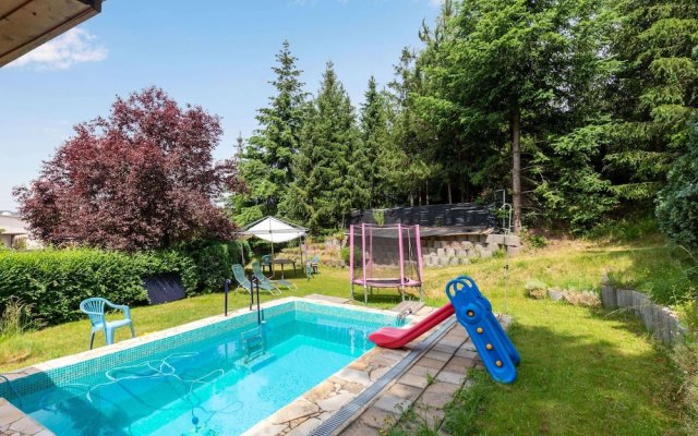Apartment in Dresden With Pool in the Garden