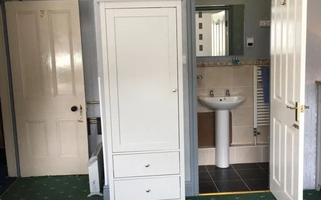 Hillcrest Guest House