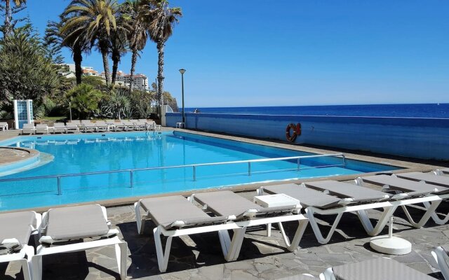 Apartment With 3 Bedrooms in Funchal, With Wonderful sea View, Shared Pool, Furnished Terrace - 50 m From the Beach