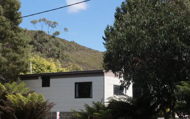 Zeehan Bush Camp