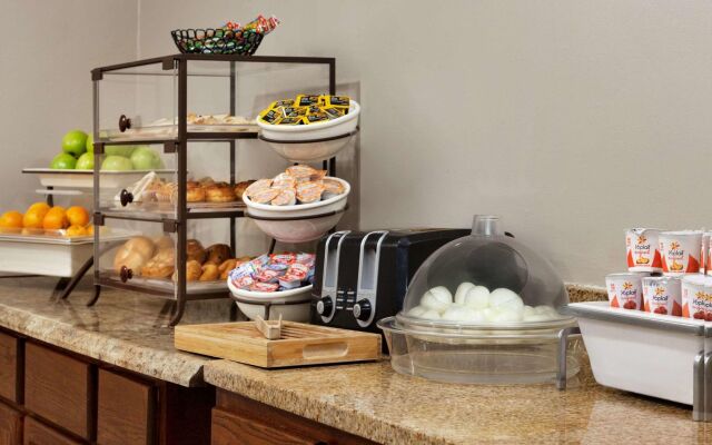 Country Inn & Suites by Radisson, Kingsland, GA