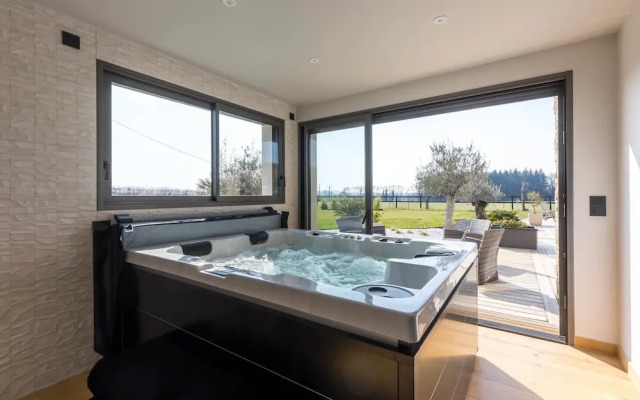 Villa in Saint-corneille With Private Jacuzzi