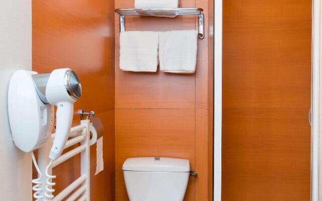 Brit Hotel Nantes St Herblain - Le Kerann