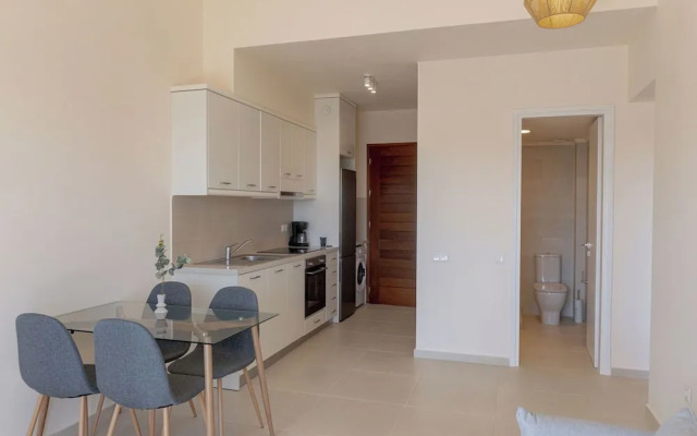 Phaedrus Living: Seaside Thalassa Cretan 203
