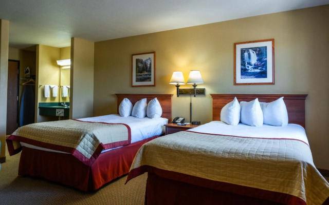 Pinedale Hotel & Suites