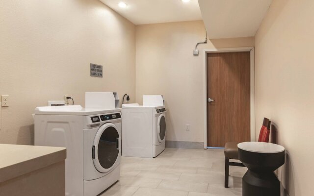 Fairfield Inn & Suites by Marriott Kansas City Shawnee