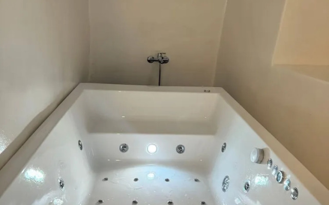 White Sand jacuzzi Suite