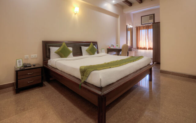 Treebo Shivam Inn Near Singapore Mall