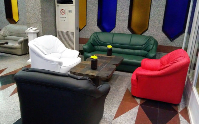 Royal Crown Hotel & Suites