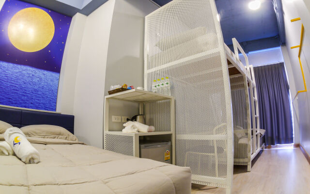 The Moon Hostel Hua Hin