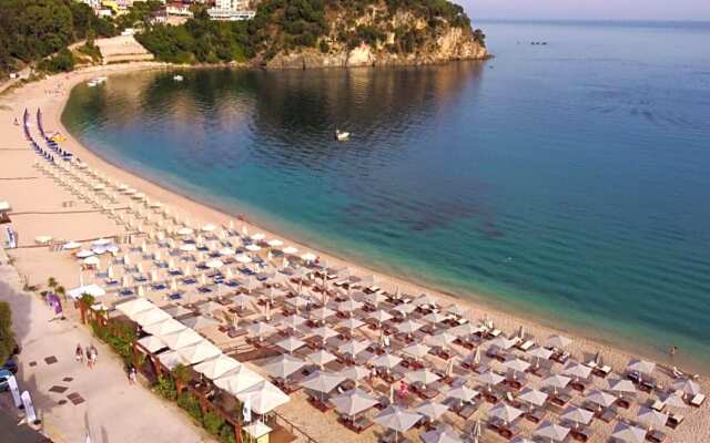 Valtos Beach Hotel