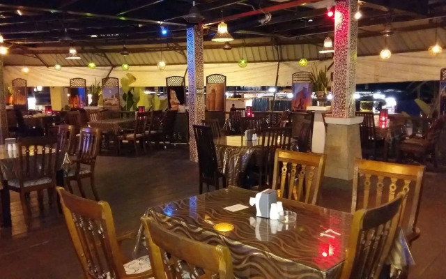 D'Feringghi Haus Hotel & Restaurant