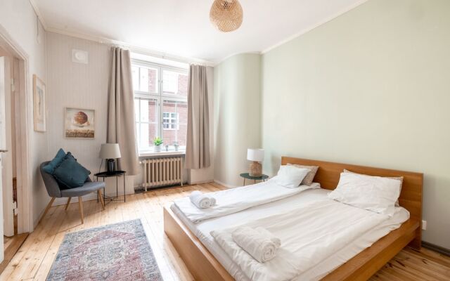 2ndhomes Bright 125m2 4BR Center Apt