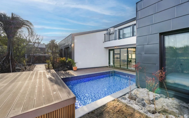 Gobajinin Private Pool Villa