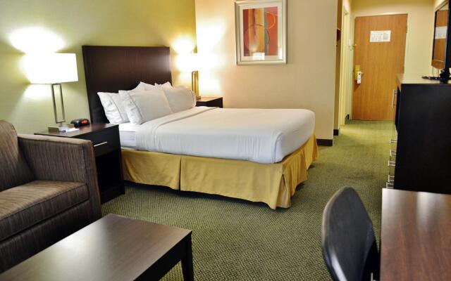 Holiday Inn Express & Suites Center Township by IHG