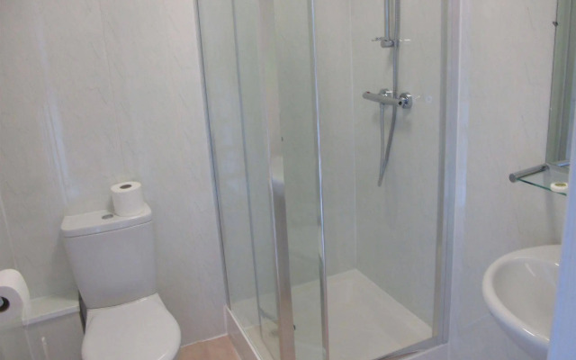 OYO The Southcliff Hotel