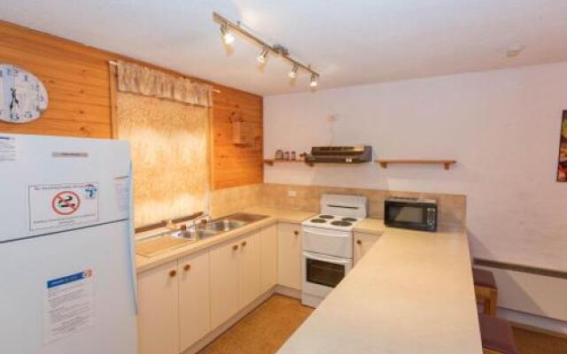 Misty Gables 2/24 Townsend Street